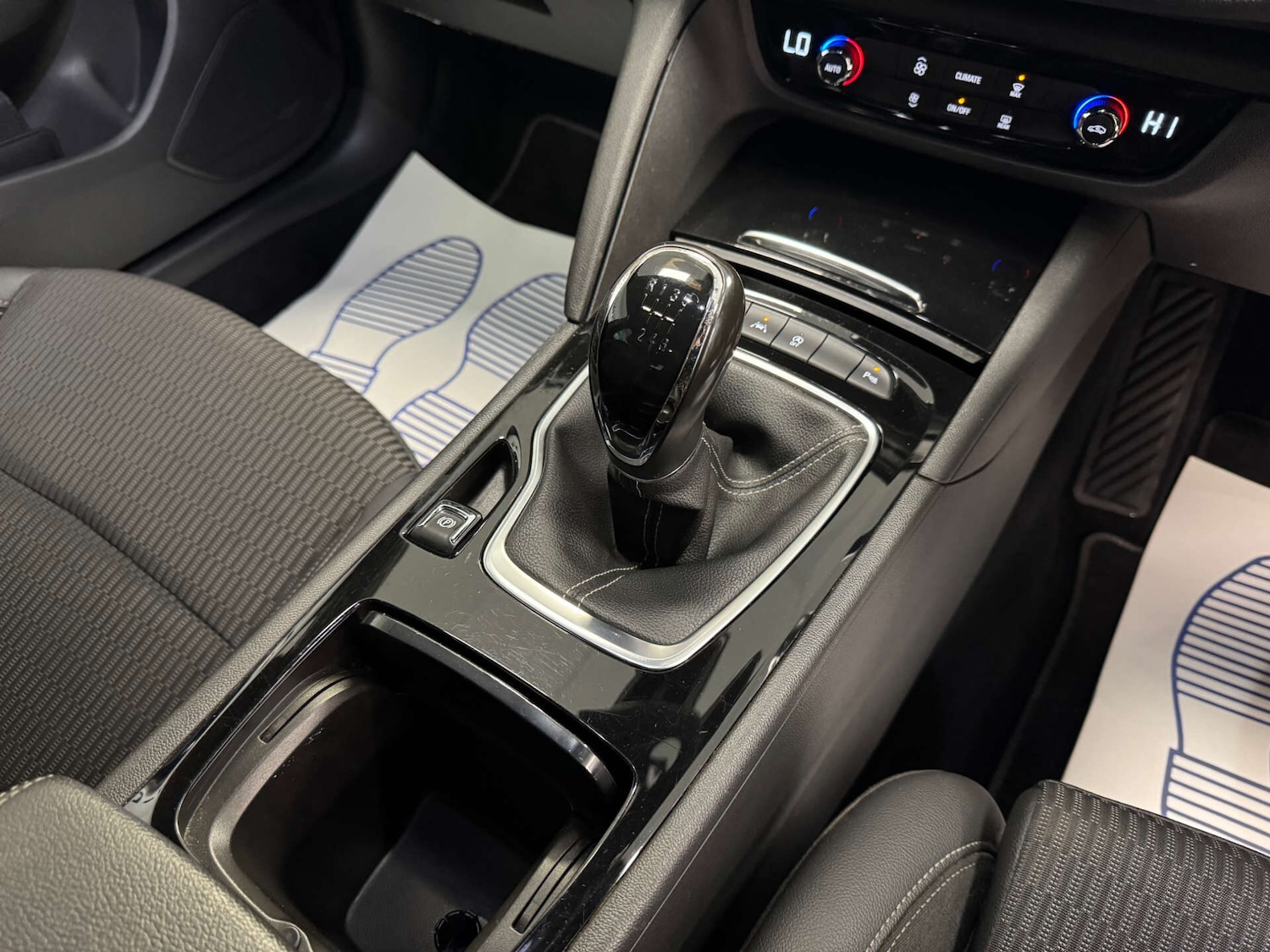 Used Vauxhall Insignia 2017 for sale - 77137075: Photo 15