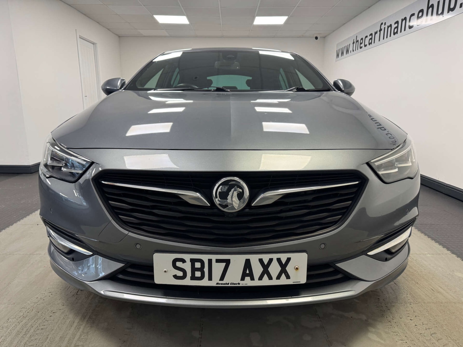 Used Vauxhall Insignia 2017 for sale - 77137075: Photo 2