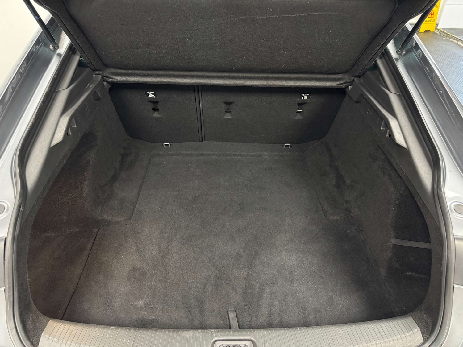 Used Vauxhall Insignia 2017 for sale - 77137075: Photo 28