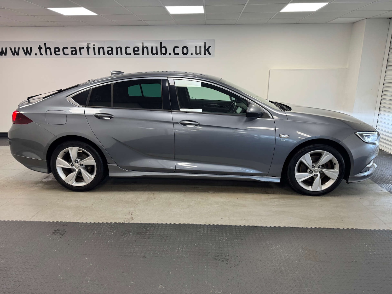 Used Vauxhall Insignia 2017 for sale - 77137075: Photo 31