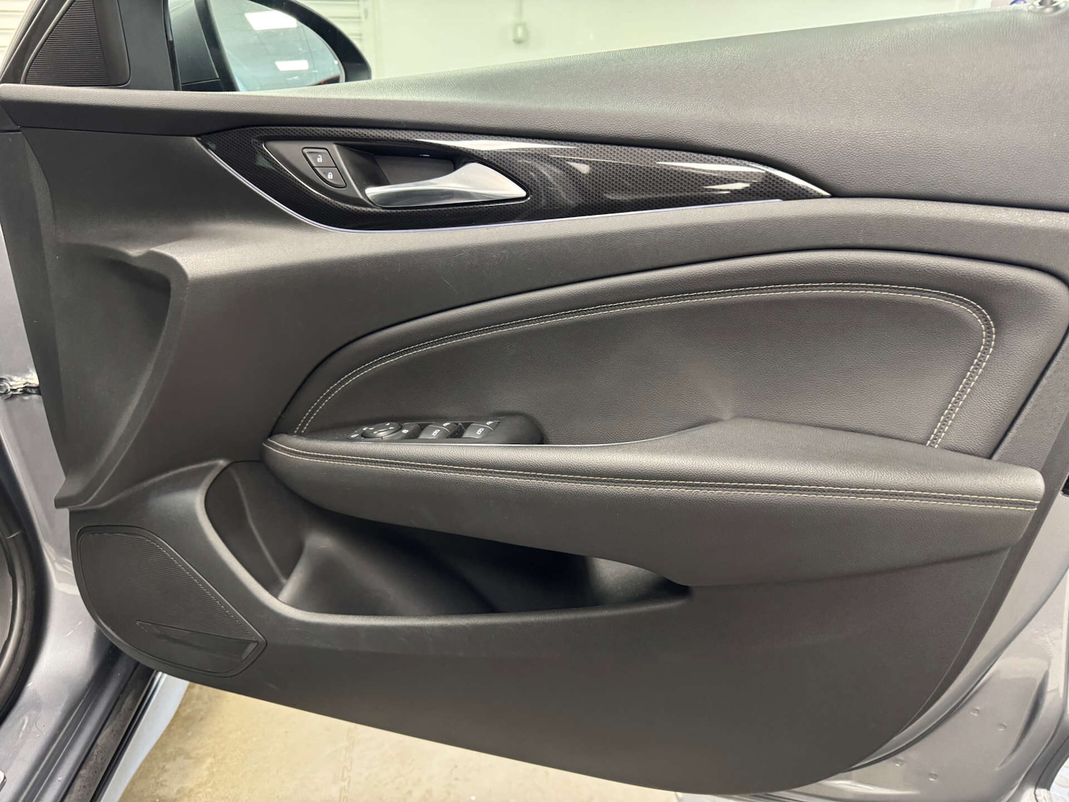 Used Vauxhall Insignia 2017 for sale - 77137075: Photo 38