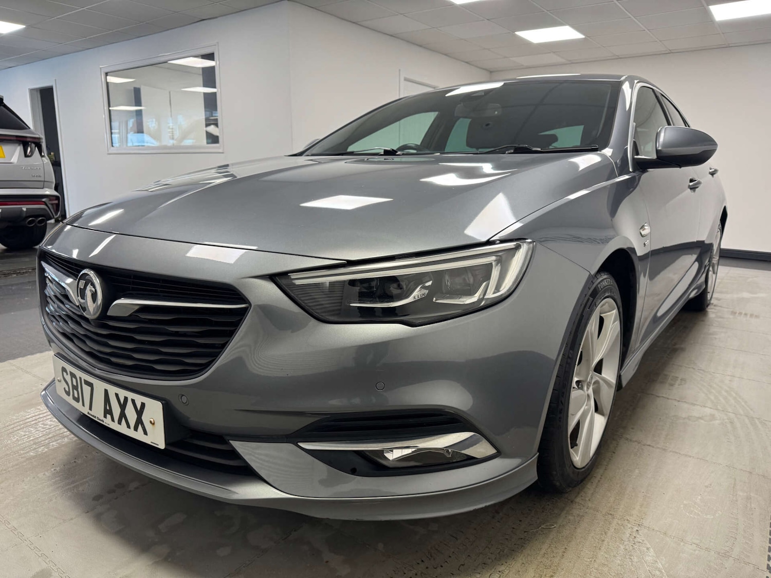 Used Vauxhall Insignia 2017 for sale - 77137075: Photo 5