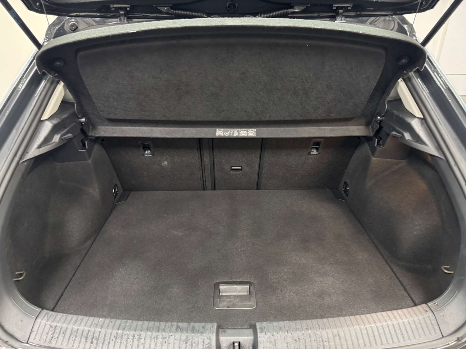 Used Volkswagen T-Roc 2020 for sale - 77247479: Photo 28