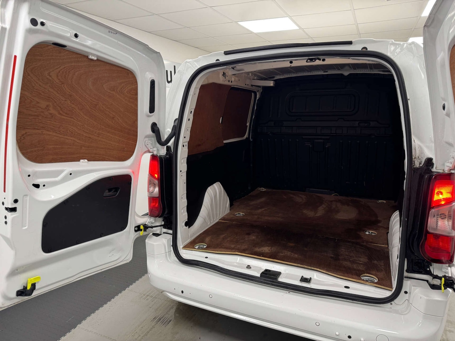 Used Vauxhall Combo 2020 for sale - 77145116: Photo 24