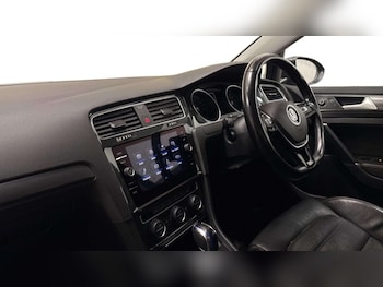 Used Volkswagen Golf 2019 for sale - 77270823: Photo