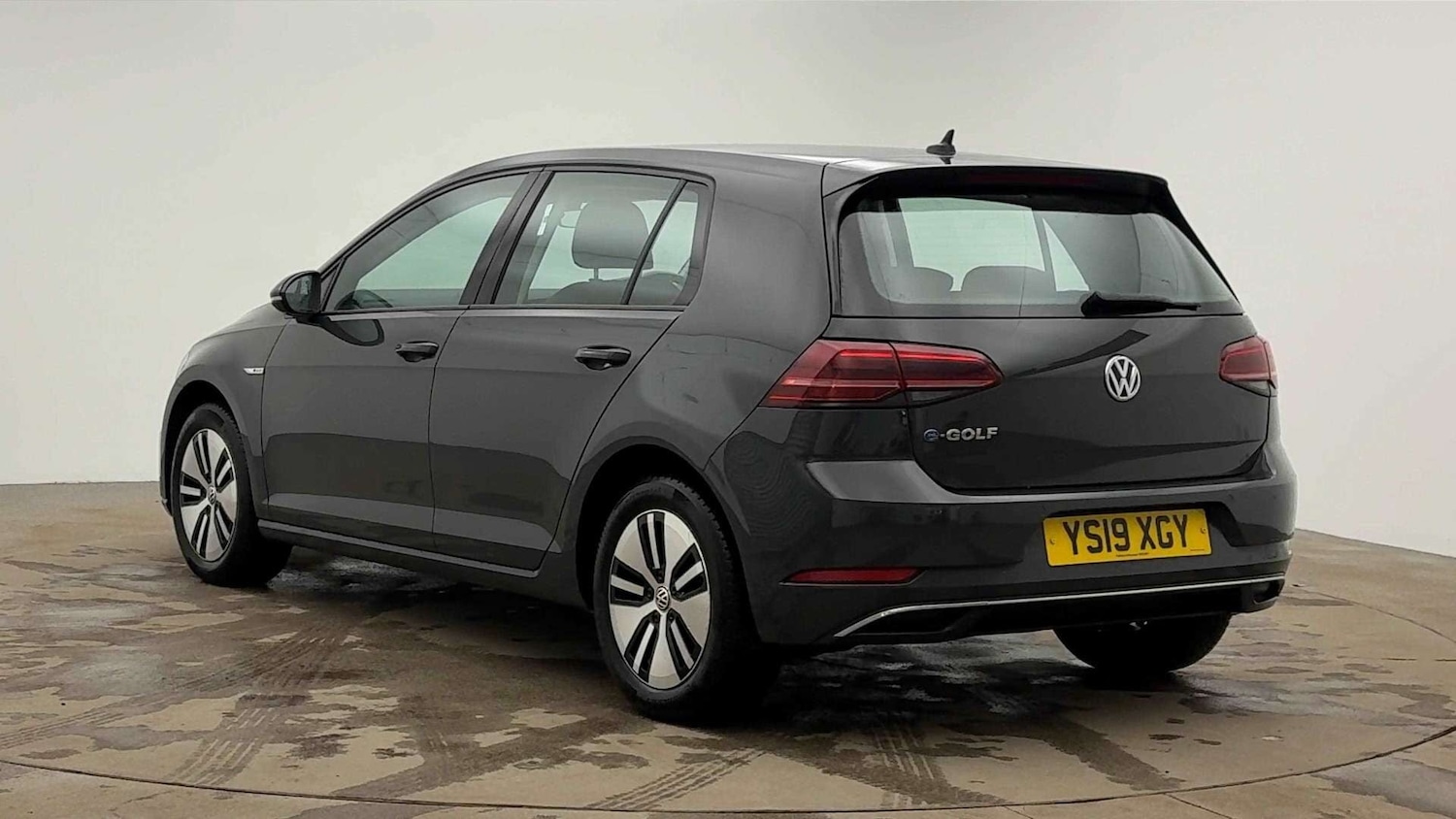 Used Volkswagen Golf 2019 for sale - 77270823: Photo 3