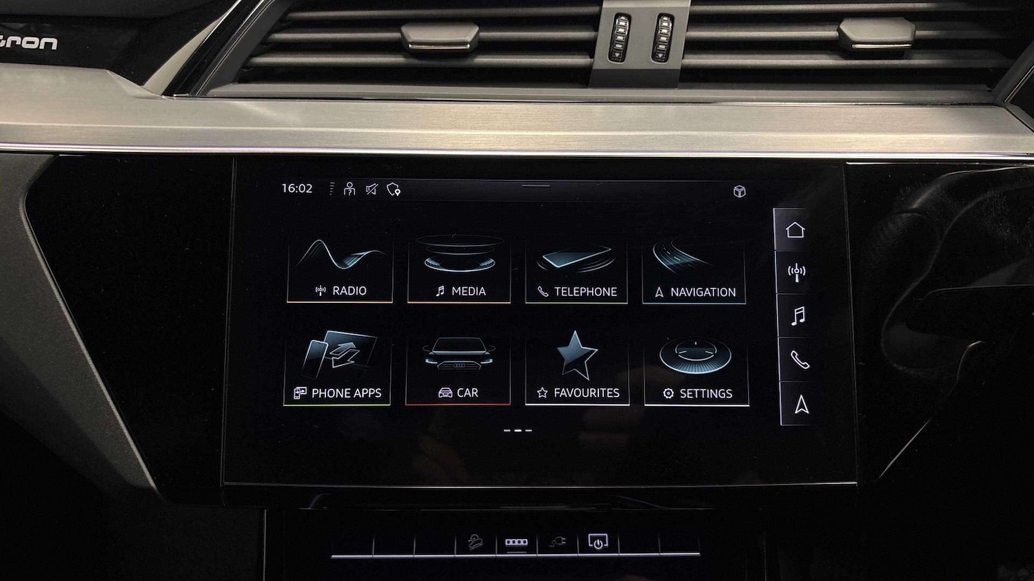 Used Audi e-tron 2021 for sale - 77985036: Photo 8