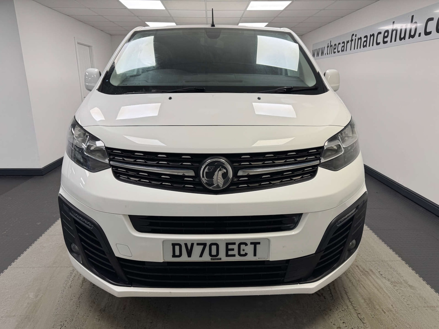 Used Vauxhall Vivaro 2020 for sale - 77368111: Photo 2