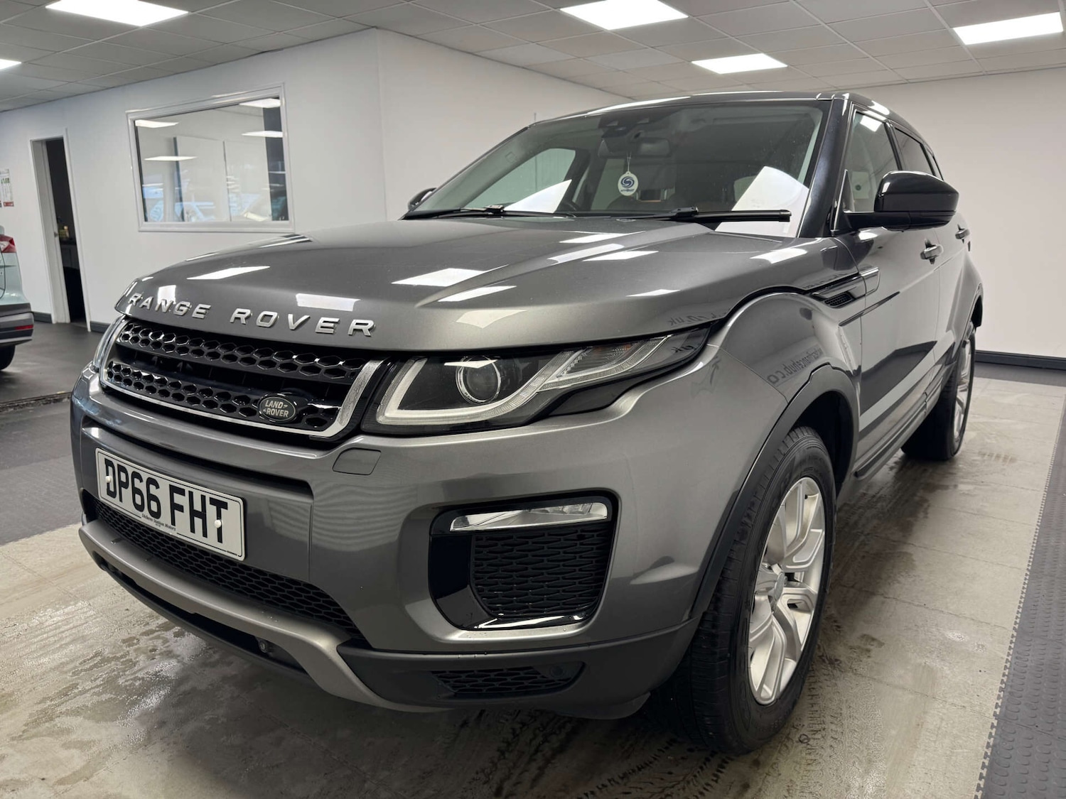 Used Land Rover Range Rover Evoque 2017 for sale - 77368074: Photo 5