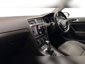 Used Volkswagen Golf 2019 for sale - 78190750: Photo