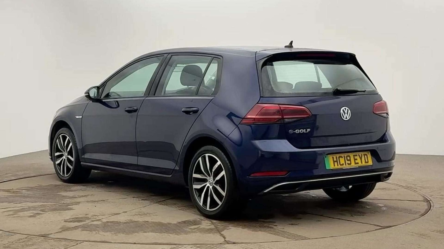 Used Volkswagen Golf 2019 for sale - 78190750: Photo 3