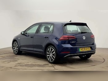 Used Volkswagen Golf 2019 for sale - 78190750: Photo