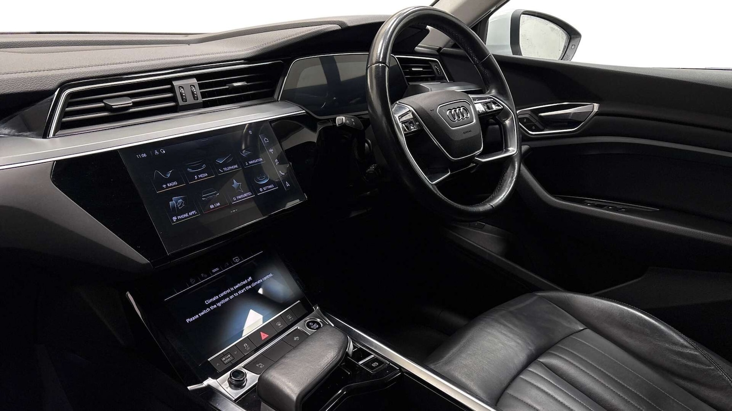 Used Audi e-tron 2021 for sale - 77272482: Photo 2