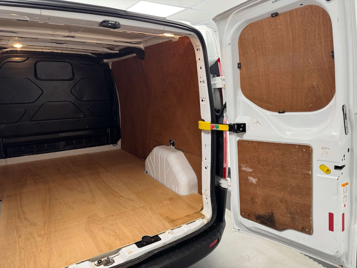 Used Ford Transit Custom 2019 for sale - 77931011: Photo 25