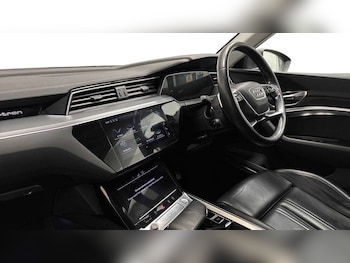 Used Audi e-tron 2020 for sale - 77901069: Photo