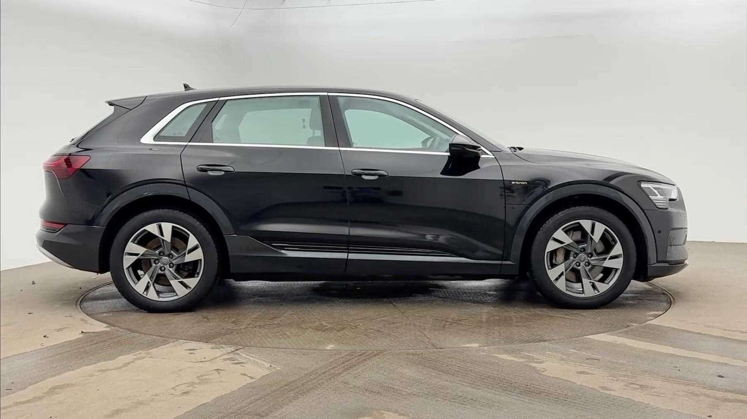 Used Audi e-tron 2020 for sale - 77901069: Photo 4