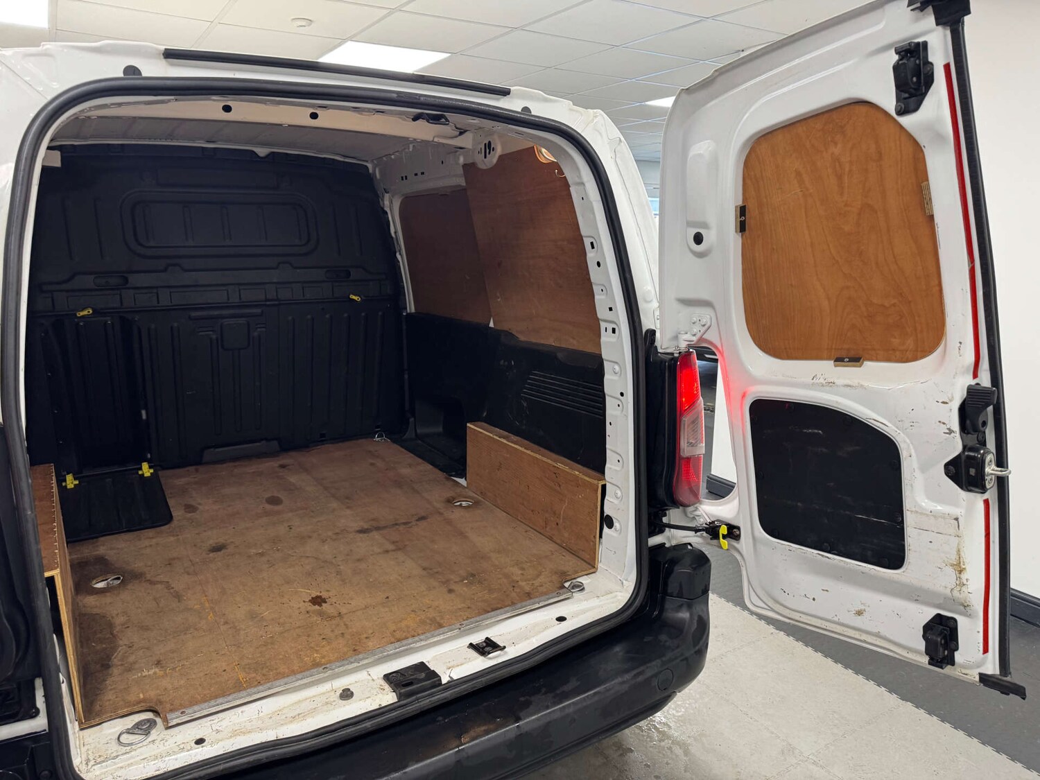 Used Peugeot Partner 2019 for sale - 77368104: Photo 26