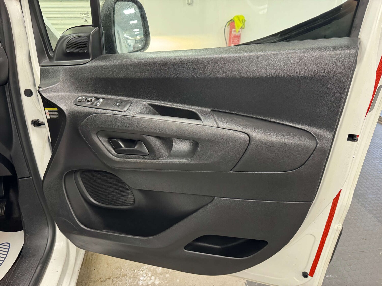 Used Peugeot Partner 2019 for sale - 77368104: Photo 33