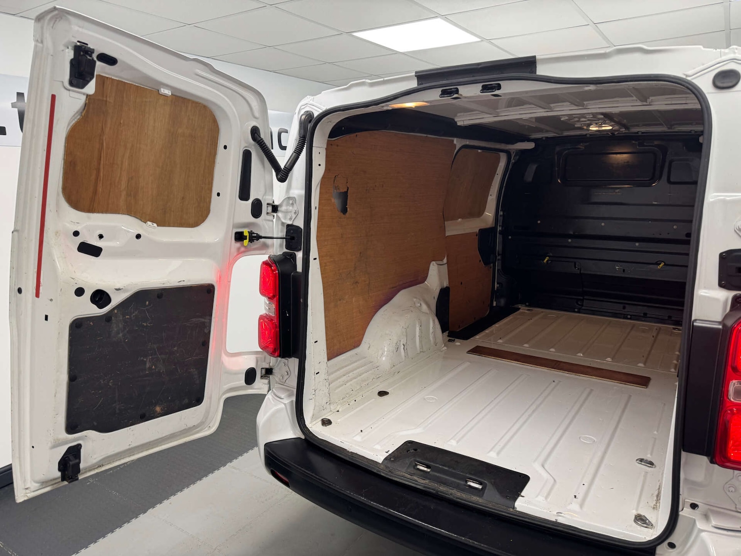 Used Vauxhall Vivaro 2021 for sale - 78111890: Photo 28