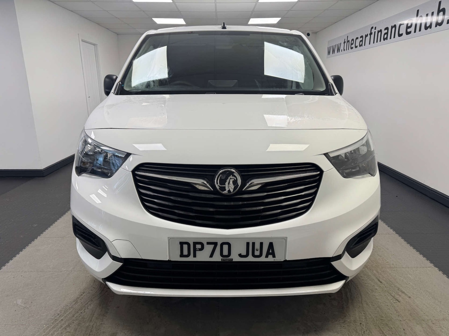 Used Vauxhall Combo 2020 for sale - 77375904: Photo 2