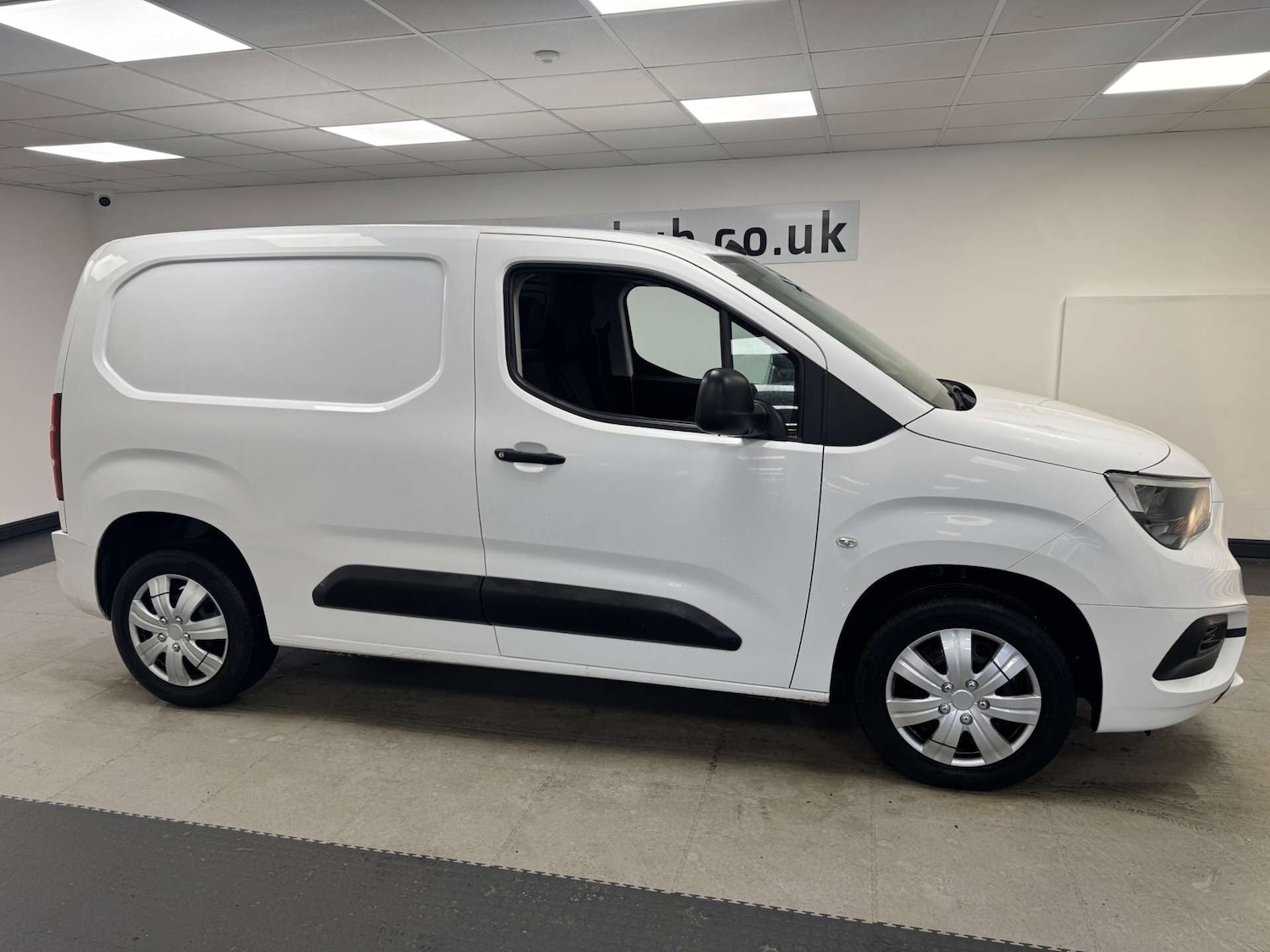 Used Vauxhall Combo 2020 for sale - 77375904: Photo 29