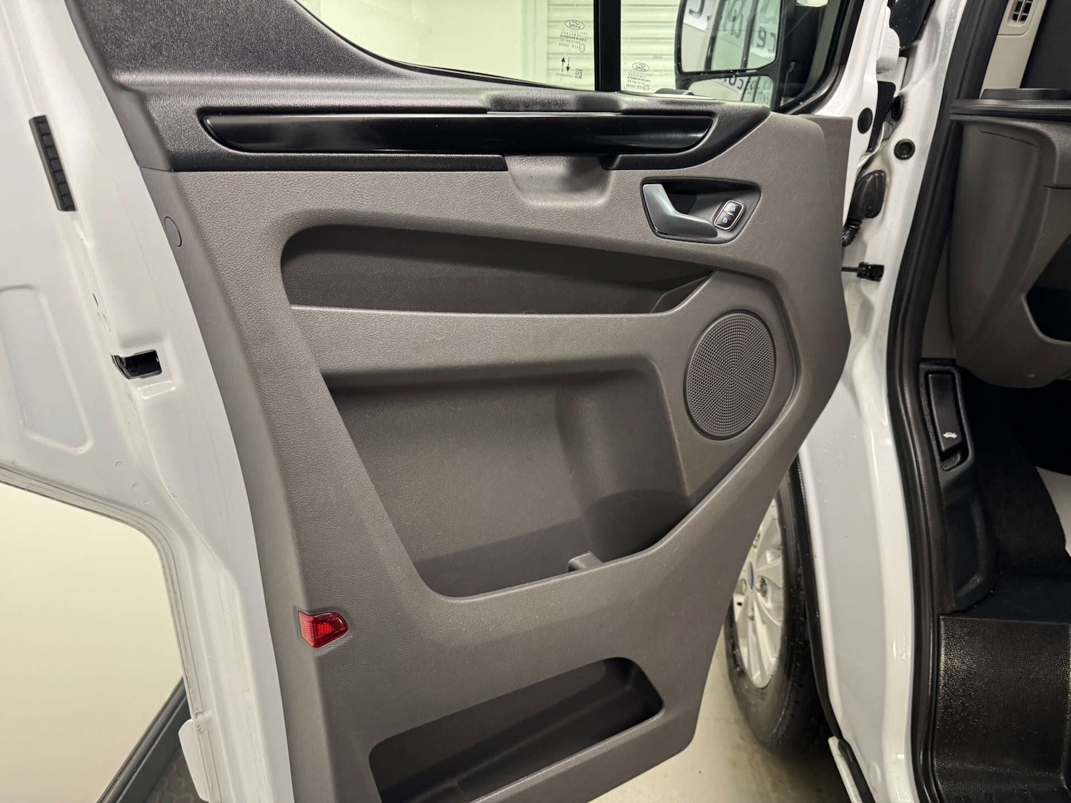 Used Ford Transit Custom 2022 for sale - 77145117: Photo 17