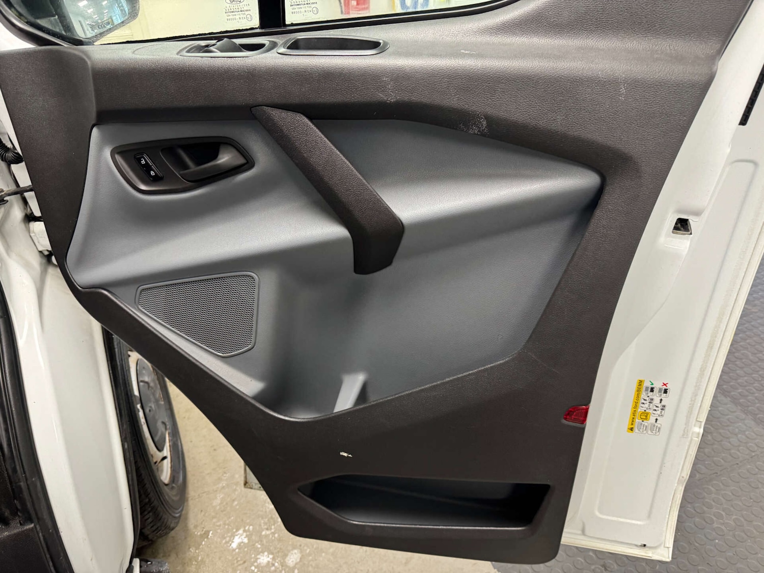 Used Ford Transit Custom 2017 for sale - 77716301: Photo 34