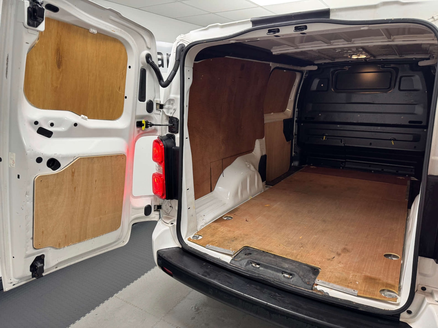 Used Vauxhall Vivaro 2020 for sale - 77368087: Photo 27