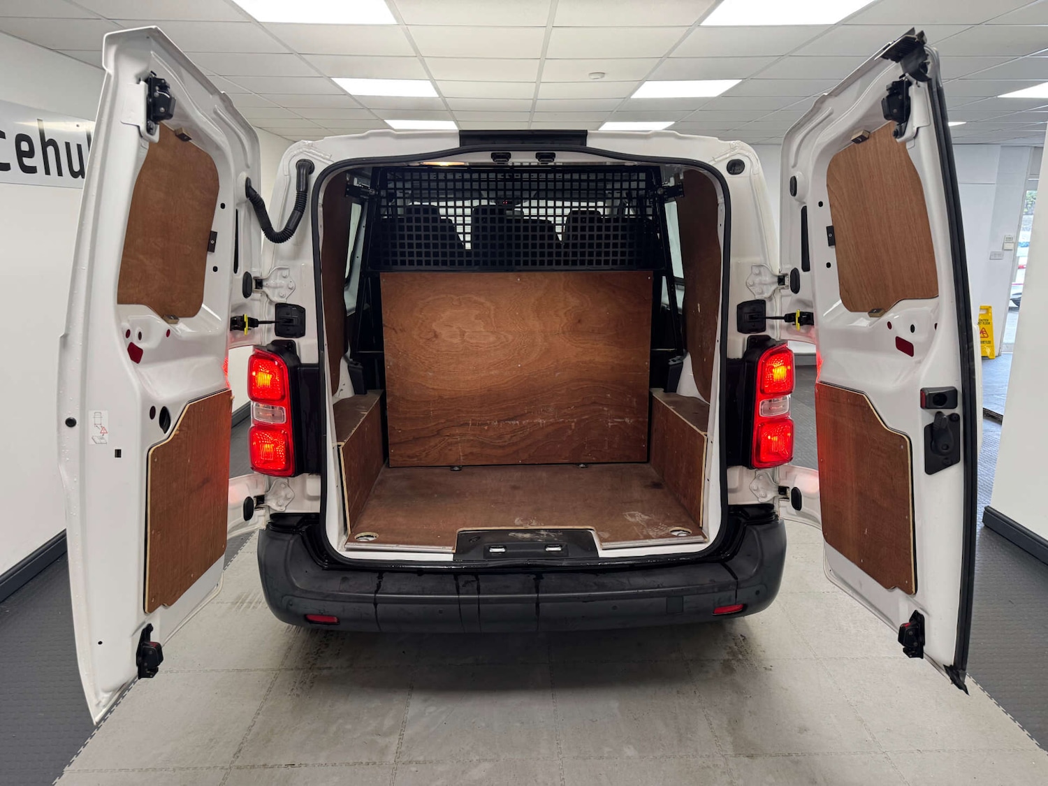 Used Peugeot Expert 2020 for sale - 77716316: Photo 24