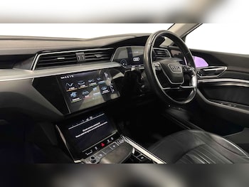 Used Audi e-tron 2020 for sale - 78267105: Photo