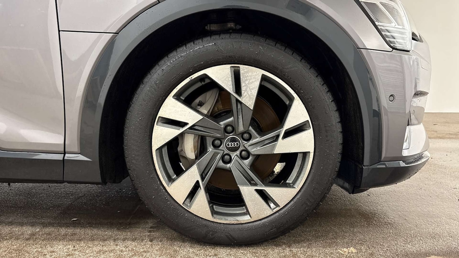 Used Audi e-tron 2021 for sale - 77363345: Photo 5