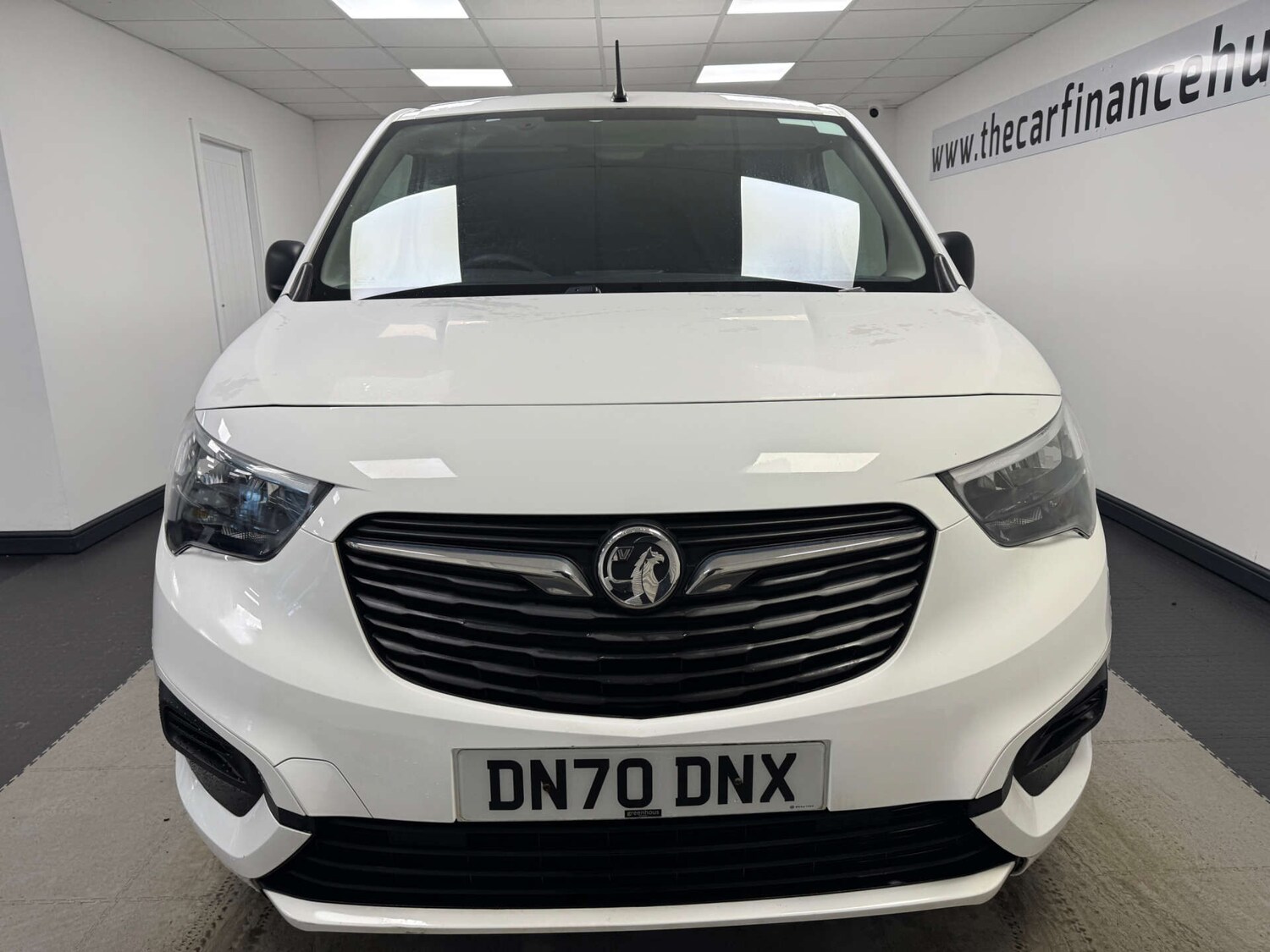 Used Vauxhall Combo 2020 for sale - 77368098: Photo 2