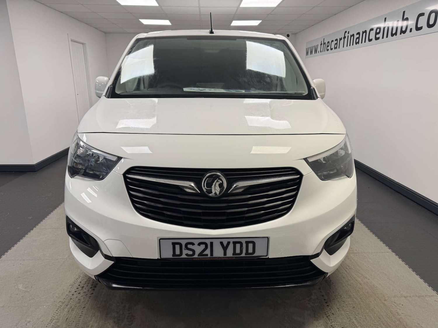 Used Vauxhall Combo 2021 for sale - 77368100: Photo 2