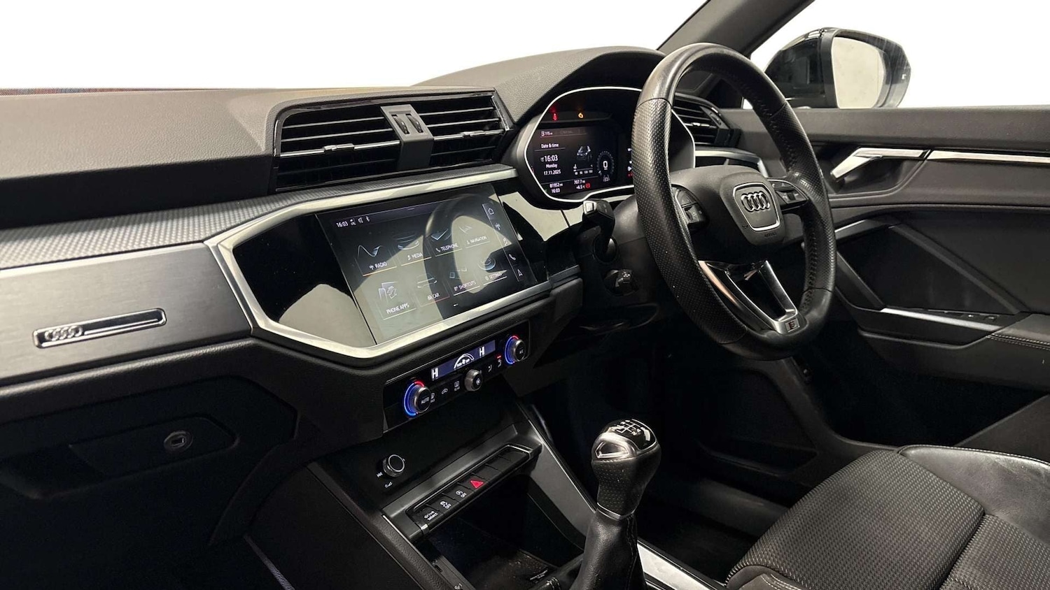 Used Audi Q3 2019 for sale - 77335913: Photo 2