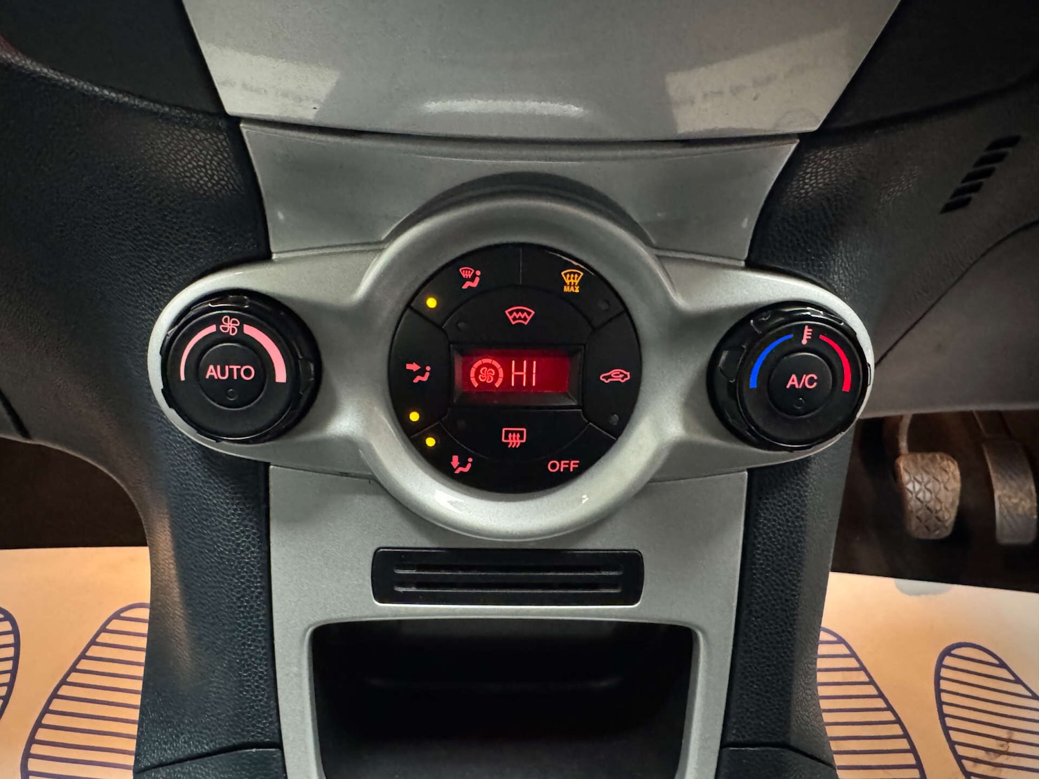 Used Ford Fiesta 2012 for sale - 77432714: Photo 15