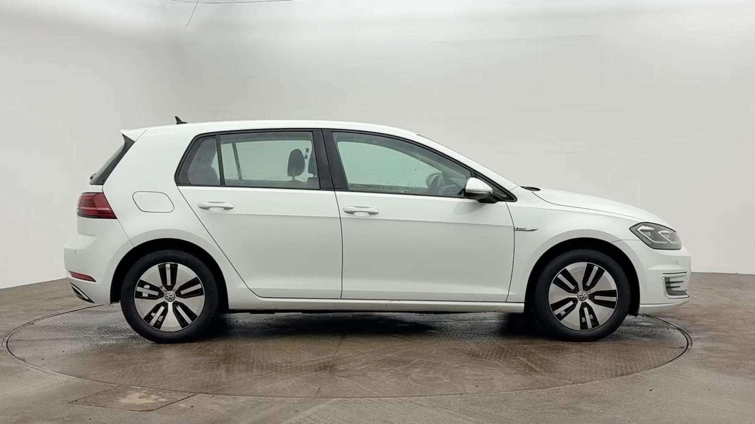 Used Volkswagen Golf 2019 for sale - 77864731: Photo 4