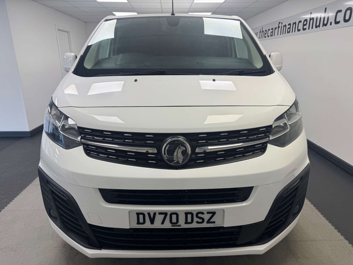 Used Vauxhall Vivaro 2020 for sale - 77716308: Photo 2