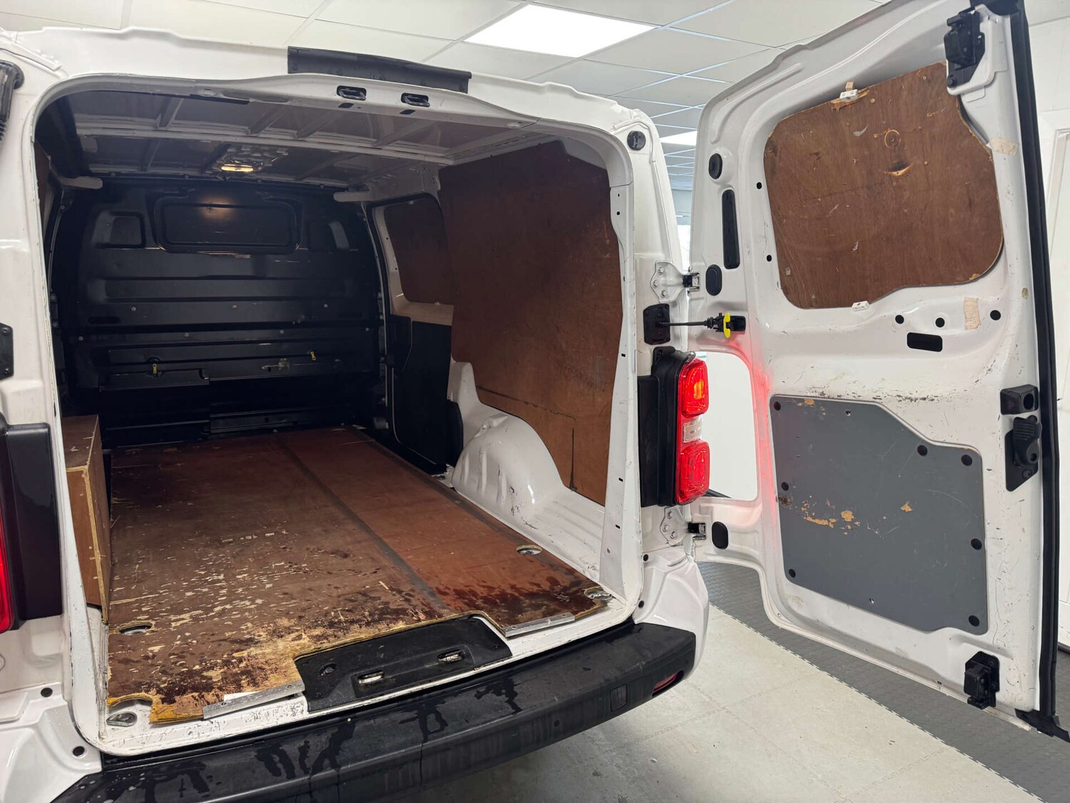 Used Vauxhall Vivaro 2020 for sale - 77716308: Photo 25