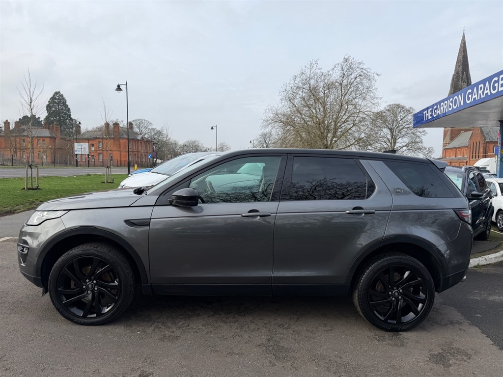 Used Land Rover Discovery Sport 2017 for sale - 77293724: Photo 2