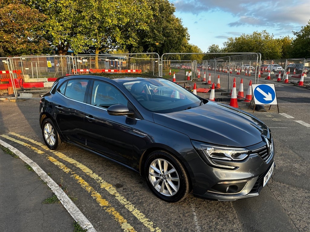 Used Renault Megane 2017 for sale - 76332380: Photo 4