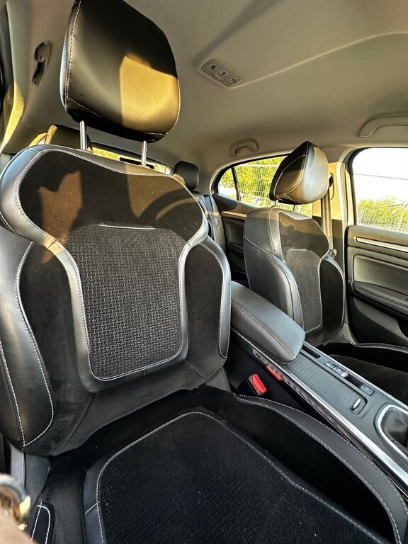 Used Renault Megane 2017 for sale - 76332380: Photo 9