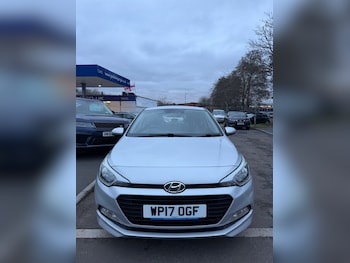 Used Hyundai i20 2017 for sale - 77293776: Photo