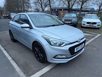 Used Hyundai i20 2017 for sale - 77293776: Photo