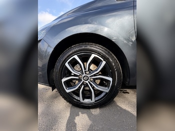 Used Renault Clio 2019 for sale - 78180102: Photo