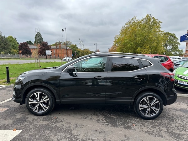 Used Nissan Qashqai 2018 for sale - 76324708: Photo 2