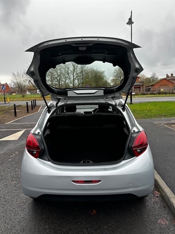Used Peugeot 208 2018 for sale - 76332335: Photo 7