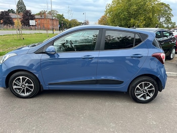 Used Hyundai i10 2017 for sale - 75570536: Photo 2