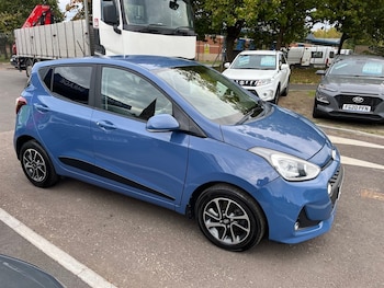 Used Hyundai i10 2017 for sale - 75570536: Photo 4