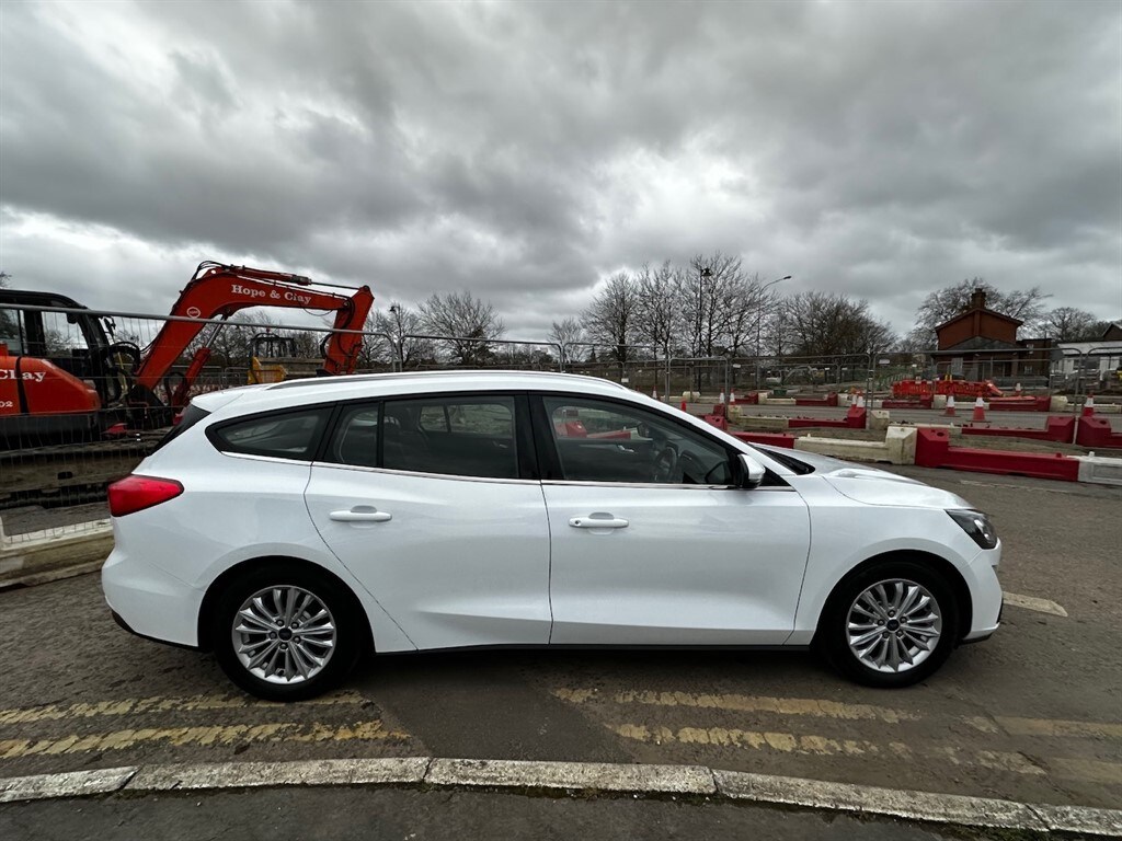 Used Ford Focus 2020 for sale - 76332352: Photo 5