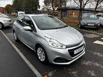 Used Peugeot 208 2018 for sale - 75570412: Photo